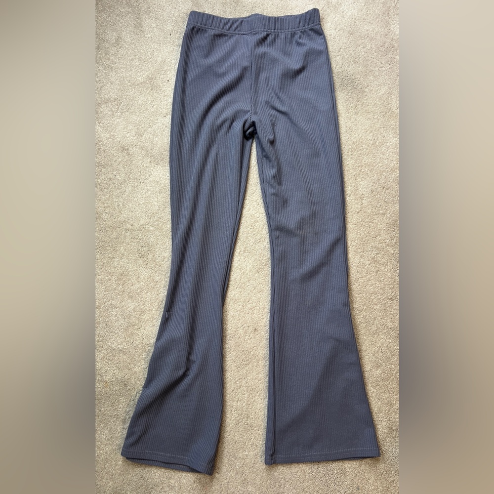 SHEIN Charcoal Ribbed Knit Flare Pants – High Waist – M